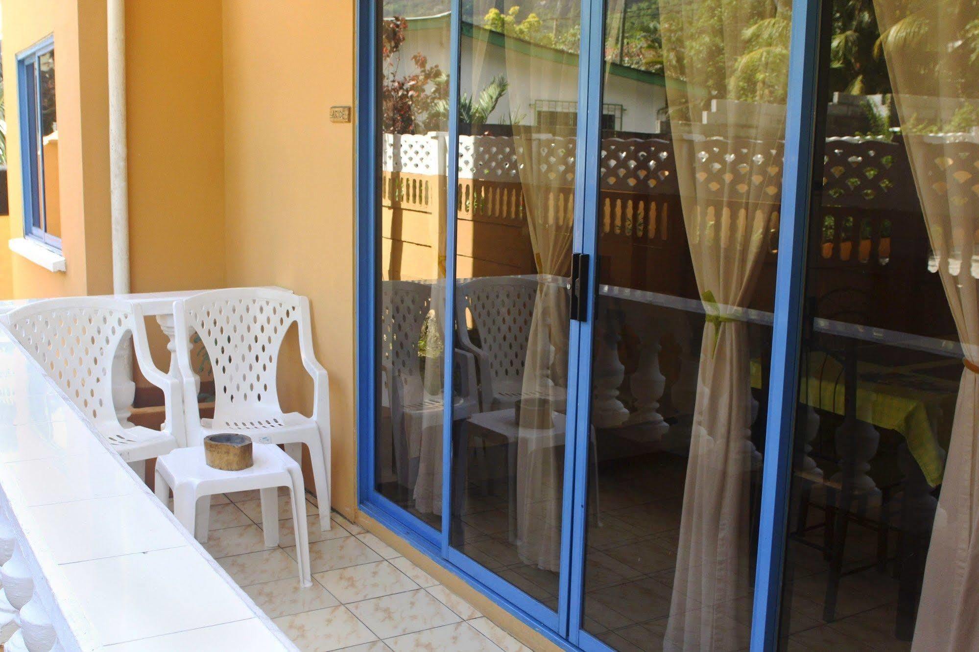Vicky'S Holiday Apartment Beau Vallon  Exteriör bild